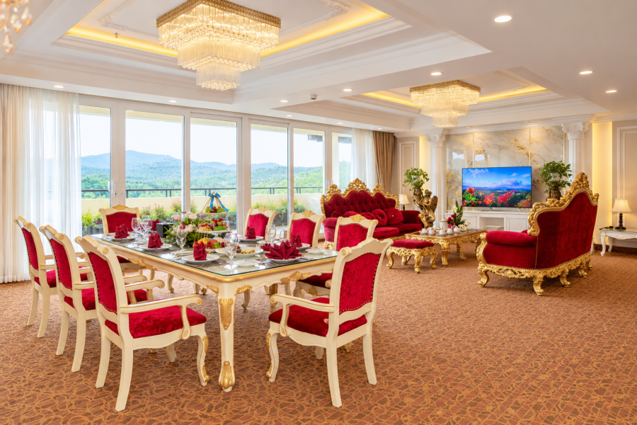 PRESIDENT SUITE