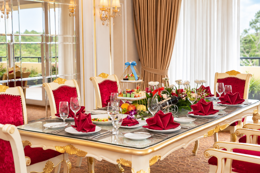 PRESIDENT SUITE