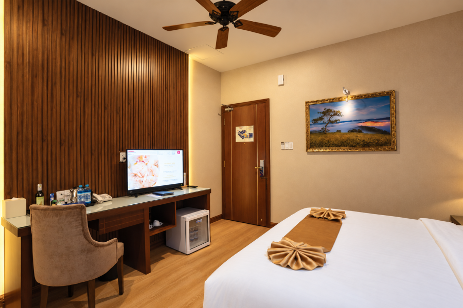 SUPERIOR ROOM