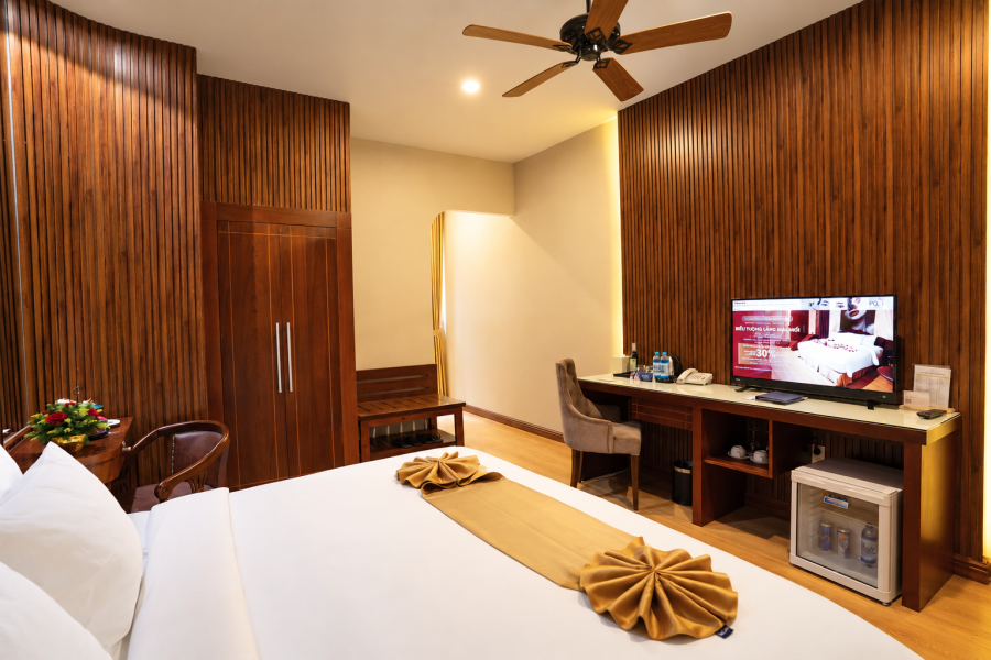 SUPERIOR ROOM