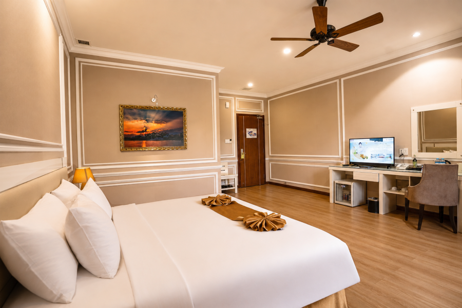 SUPERIOR ROOM