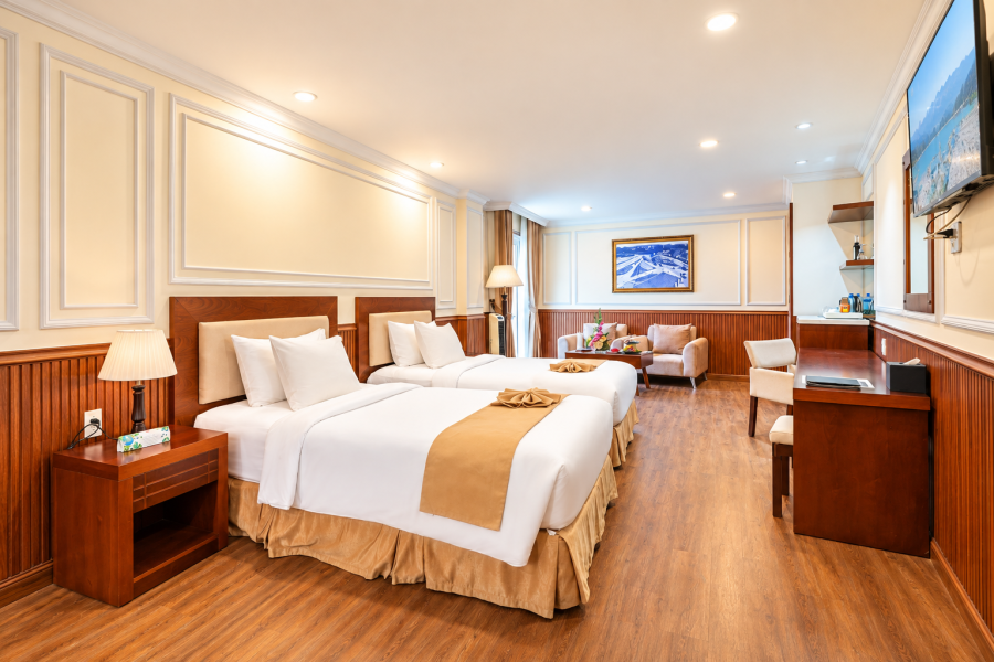 DELUXE ROOM
