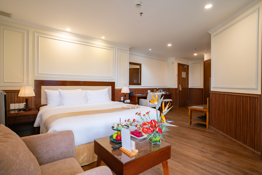 DELUXE ROOM
