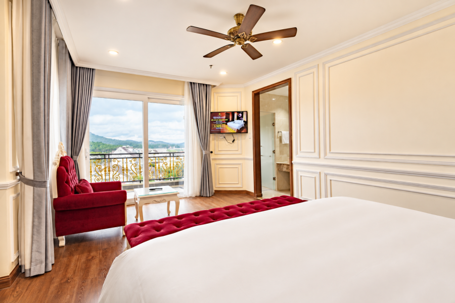 EXECUTIVE SUITE