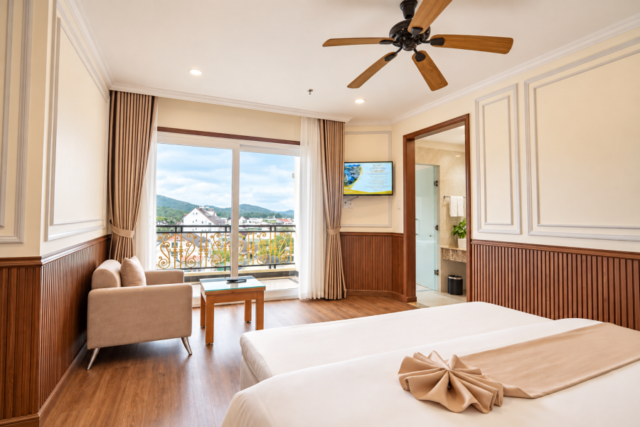 EXECUTIVE SUITE