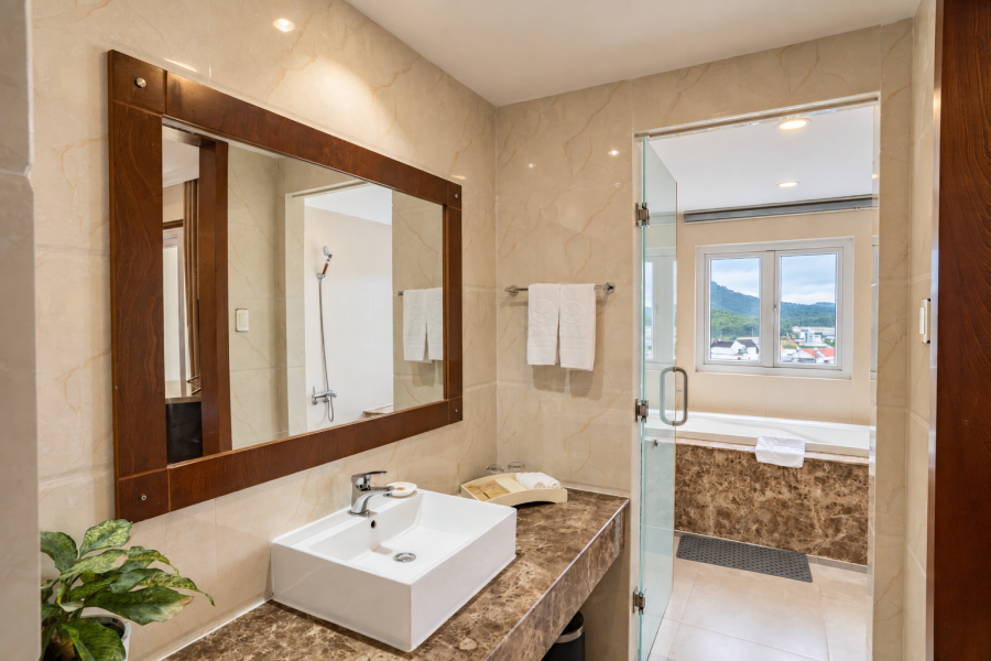 CITY JUNIOR SUITE