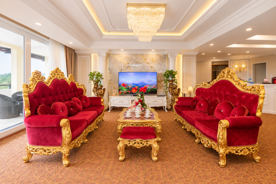 PRESIDENT SUITE